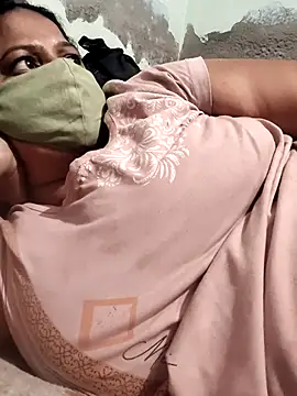 Snapshot of Mmm143 chatting on January 31, 2026, 7:11 pm Mmm143 online show from January 31, 2026, 7:11 pm