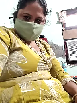 Snapshot of Mmm143 chatting on February 1, 2026, 7:29 am Mmm143 online show from February 1, 2026, 7:29 am