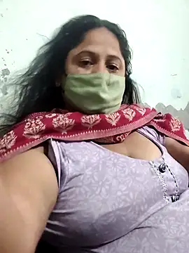 Snapshot of Mmm143 chatting on February 5, 2026, 6:07 am Mmm143 online show from February 5, 2026, 6:07 am