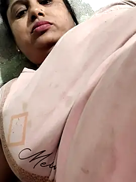 Snapshot of Mmm143 chatting on February 9, 2026, 7:12 am Mmm143 online show from February 9, 2026, 7:12 am