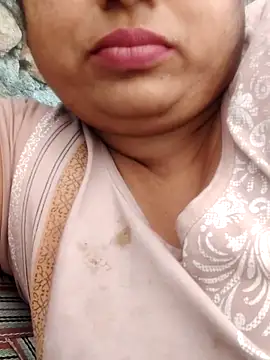 Snapshot of Mmm143 chatting on February 10, 2026, 7:34 am Mmm143 online show from February 10, 2026, 7:34 am