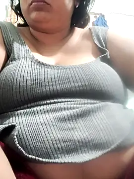 Snapshot of Mmm143 chatting on February 11, 2026, 6:46 pm Mmm143 online show from February 11, 2026, 6:46 pm