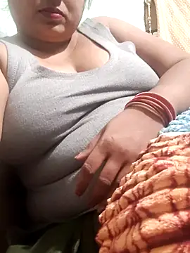 Snapshot of Mmm143 chatting on February 19, 2026, 6:15 pm Mmm143 online show from February 19, 2026, 6:15 pm