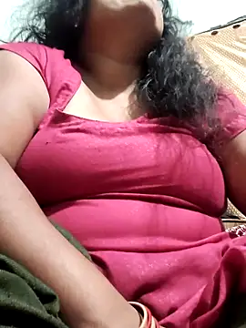 Snapshot of Mmm143 chatting on February 21, 2026, 5:47 pm Mmm143 online show from February 21, 2026, 5:47 pm