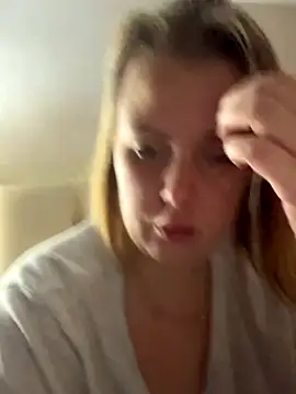 Snapshot of Piccolamonella29 chatting on November 19, 2025, 2:33 am Piccolamonella29 online show from November 19, 2025, 2:33 am