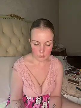 Snapshot of Piccolamonella29 chatting on May 22, 2026, 2:12 pm Piccolamonella29 online show from May 22, 2026, 2:12 pm