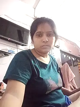 Snapshot of aliya-jaan71 chatting on October 27, 2025, 6:45 pm aliya-jaan71 online show from October 27, 2025, 6:45 pm