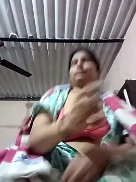 Snapshot of aliya-jaan71 chatting on November 5, 2025, 6:08 pm aliya-jaan71 online show from November 5, 2025, 6:08 pm