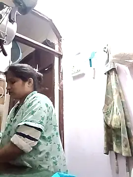 Snapshot of aliya-jaan71 chatting on November 12, 2025, 5:24 pm aliya-jaan71 online show from November 12, 2025, 5:24 pm