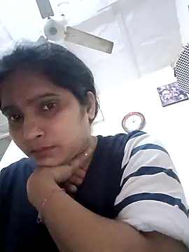 Snapshot of aliya-jaan71 chatting on November 14, 2025, 6:39 pm aliya-jaan71 online show from November 14, 2025, 6:39 pm