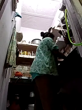 Snapshot of aliya-jaan71 chatting on November 16, 2025, 7:30 pm aliya-jaan71 online show from November 16, 2025, 7:30 pm