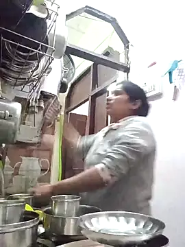 Snapshot of aliya-jaan71 chatting on December 1, 2025, 5:07 pm aliya-jaan71 online show from December 1, 2025, 5:07 pm