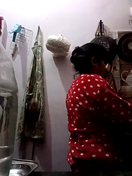 Snapshot of aliya-jaan71 chatting on December 16, 2025, 4:45 pm aliya-jaan71 online show from December 16, 2025, 4:45 pm