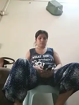 aliya-jaan71 online show from May 19, 2026, 7:04 am