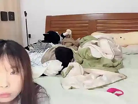 Snapshot of Akong11 chatting on September 21, 2025, 4:19 pm Akong11 online show from September 21, 2025, 4:19 pm