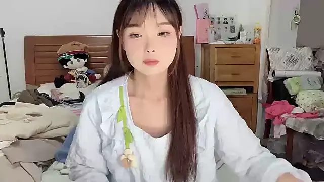 Snapshot of Akong11 chatting on September 24, 2025, 5:27 pm Akong11 online show from September 24, 2025, 5:27 pm