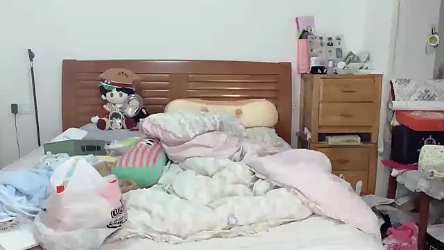 Snapshot of Akong11 chatting on October 16, 2025, 2:51 pm Akong11 online show from October 16, 2025, 2:51 pm