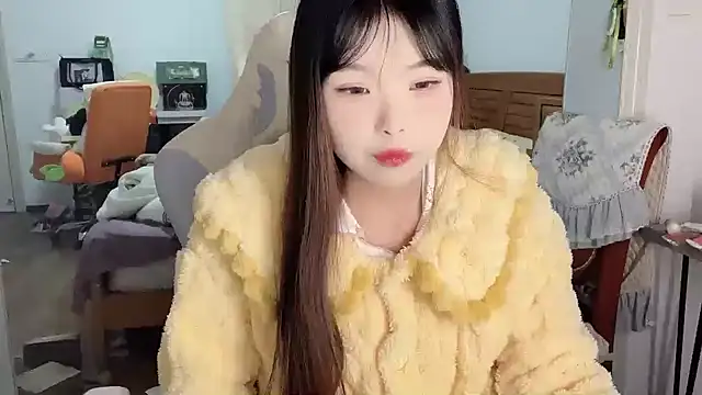 Snapshot of Akong11 chatting on January 10, 2026, 12:18 pm Akong11 online show from January 10, 2026, 12:18 pm