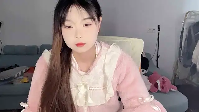 Snapshot of Akong11 chatting on February 5, 2026, 4:28 am Akong11 online show from February 5, 2026, 4:28 am