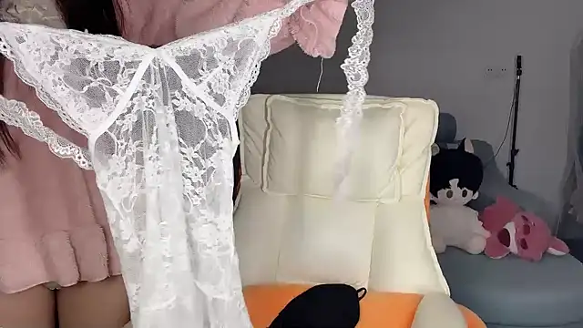 Snapshot of Akong11 chatting on February 8, 2026, 12:41 pm Akong11 online show from February 8, 2026, 12:41 pm