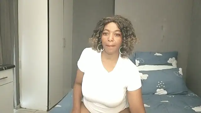 Snapshot of Lillyan_N chatting on January 14, 2026, 8:31 am Lillyan N online show from January 14, 2026, 8:31 am