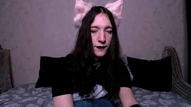 SilverMuse  online show from October 2, 2025, 2:18 am