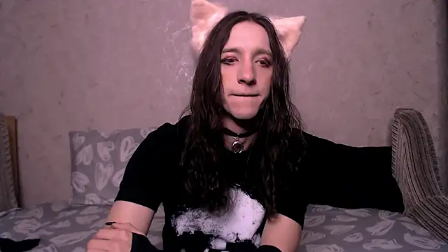 SilverMuse  online show from October 11, 2025, 1:49 am