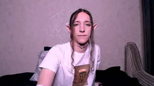 SilverMuse  online show from October 23, 2025, 2:55 am