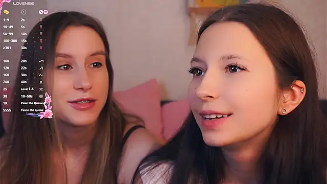 GabrielleLynchard online show from November 12, 2025, 7:24 pm