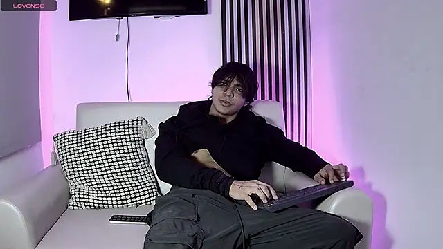 toji luxxer online show from November 6, 2025, 12:44 am