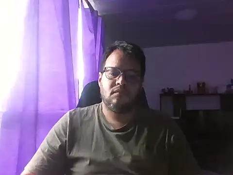 Snapshot of Alpha-Bear chatting on September 25, 2025, 6:55 pm Alpha-Bear online show from September 25, 2025, 6:55 pm