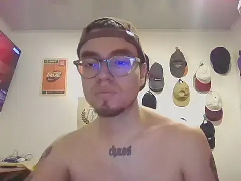 hardredlight online show from December 18, 2025, 4:51 am