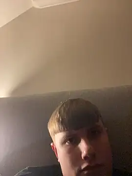 Snapshot of Sammyboy2211 chatting on February 10, 2026, 6:34 pm Sammyboy2211 online show from February 10, 2026, 6:34 pm