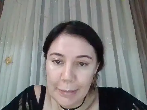 Snapshot of Lomivah chatting on February 13, 2026, 3:41 pm Lomivah online show from February 13, 2026, 3:41 pm