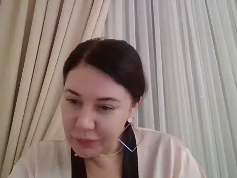 Snapshot of Lomivah chatting on February 15, 2026, 7:32 pm Lomivah online show from February 15, 2026, 7:32 pm