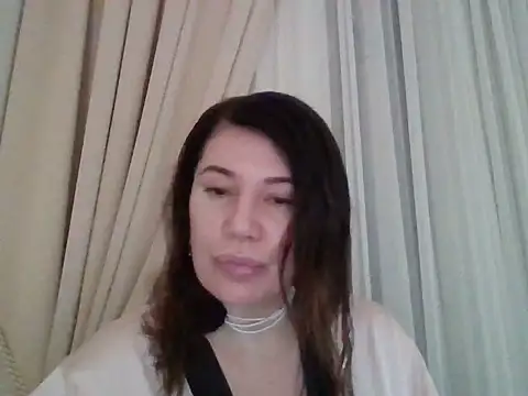 Snapshot of Lomivah chatting on February 16, 2026, 8:05 pm Lomivah online show from February 16, 2026, 8:05 pm