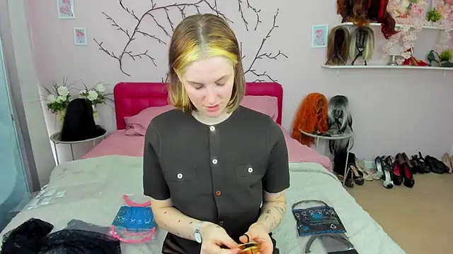 Snapshot of SabrinaRayX chatting on March 10, 2026, 10:09 am SabrinaRayX online show from March 10, 2026, 10:09 am