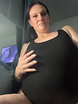 Ariasweetaspie online show from June 2, 2026, 5:42 am