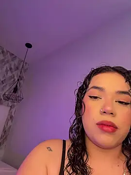 krisstenSantos online show from April 7, 2026, 1:44 pm