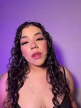 krisstenSantos online show from April 13, 2026, 2:55 pm