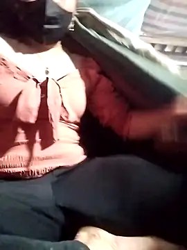 Snapshot of Emmyly_123 chatting on January 6, 2026, 5:55 am Emmyly 123 online show from January 6, 2026, 5:55 am