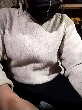 Snapshot of Emmyly_123 chatting on January 10, 2026, 5:42 am Emmyly 123 online show from January 10, 2026, 5:42 am