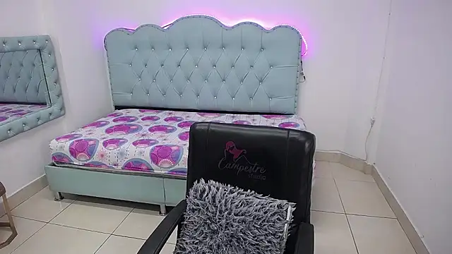 Snapshot of Cordelia_Perlman chatting on October 30, 2025, 1:12 pm Cordelia Perlman online show from October 30, 2025, 1:12 pm