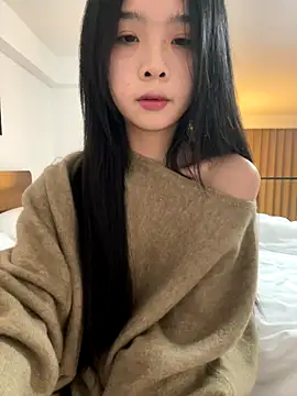 Snapshot of qiqi_x chatting on December 18, 2025, 2:45 pm qiqi x online show from December 18, 2025, 2:45 pm