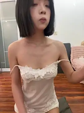 Snapshot of qiqi_x chatting on March 3, 2026, 2:12 pm qiqi x online show from March 3, 2026, 2:12 pm