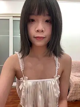Snapshot of qiqi_x chatting on April 6, 2026, 2:40 pm qiqi x online show from April 6, 2026, 2:40 pm