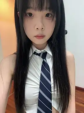 Snapshot of qiqi_x chatting on May 17, 2026, 8:34 am qiqi x online show from May 17, 2026, 8:34 am