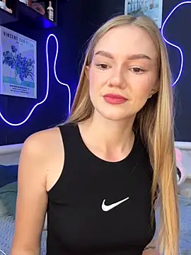 MilaMoone online show from October 29, 2025, 10:39 am