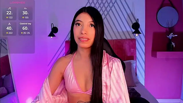 Snapshot of Tiffany_Low chatting on September 25, 2025, 2:21 pm Tiffany Low online show from September 25, 2025, 2:21 pm