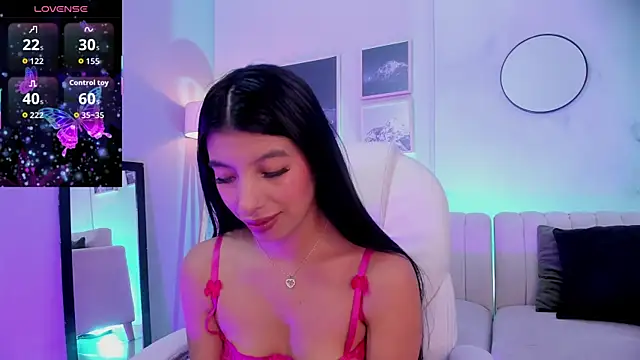 Snapshot of Tiffany_Low chatting on November 2, 2025, 11:34 am Tiffany Low online show from November 2, 2025, 11:34 am